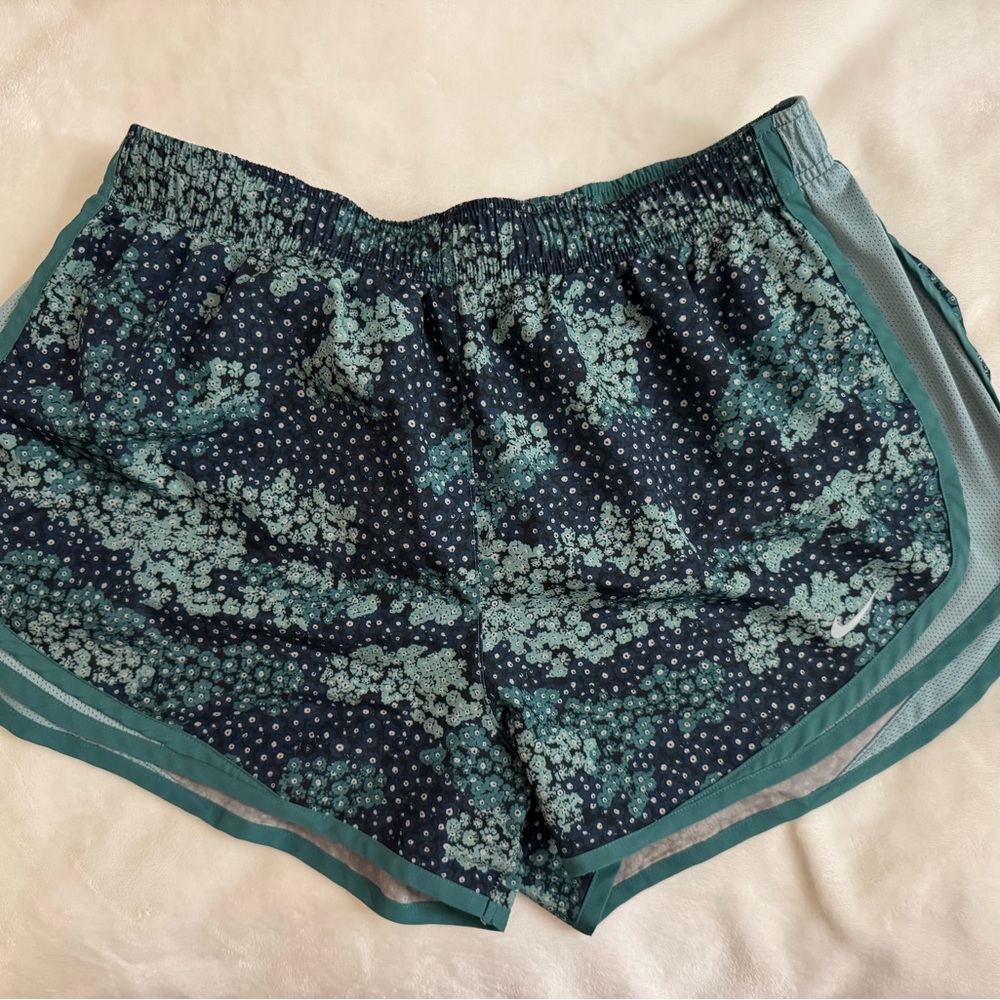 Nike Women's Blue Floral Athletic Shorts